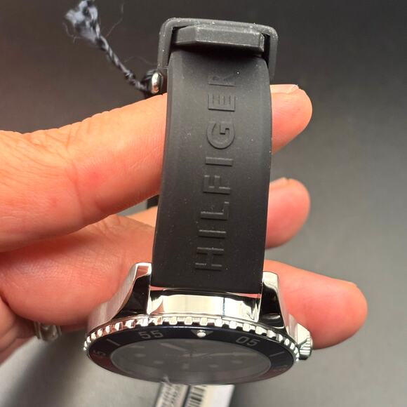 Tommy Hilfiger 1770030 Men’s Diver Style Red Blue Bezel 10 BAR Quartz Watch NIB - Picture 13 of 17